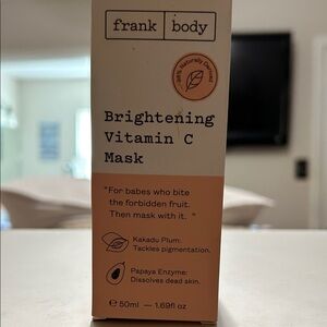 Brightening Vitamin C Mask - Cream and Orange